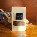 Photo de poudre de vanille Bourbon de Madagascar, un arôme naturel pour sublimer desserts et pâtisseries.